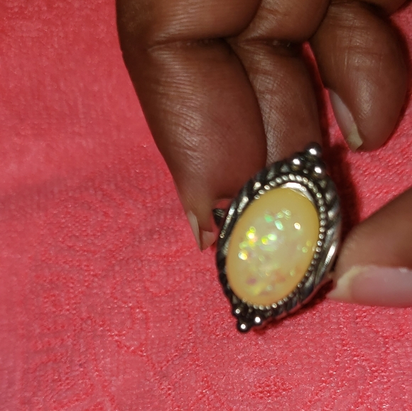 Silvertone ring - Picture 1 of 15